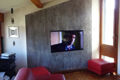Mur immitation écorce arbre et incrustation tv
