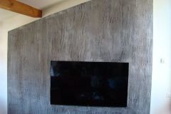 Mur immitation écorce arbre et incrustation tv